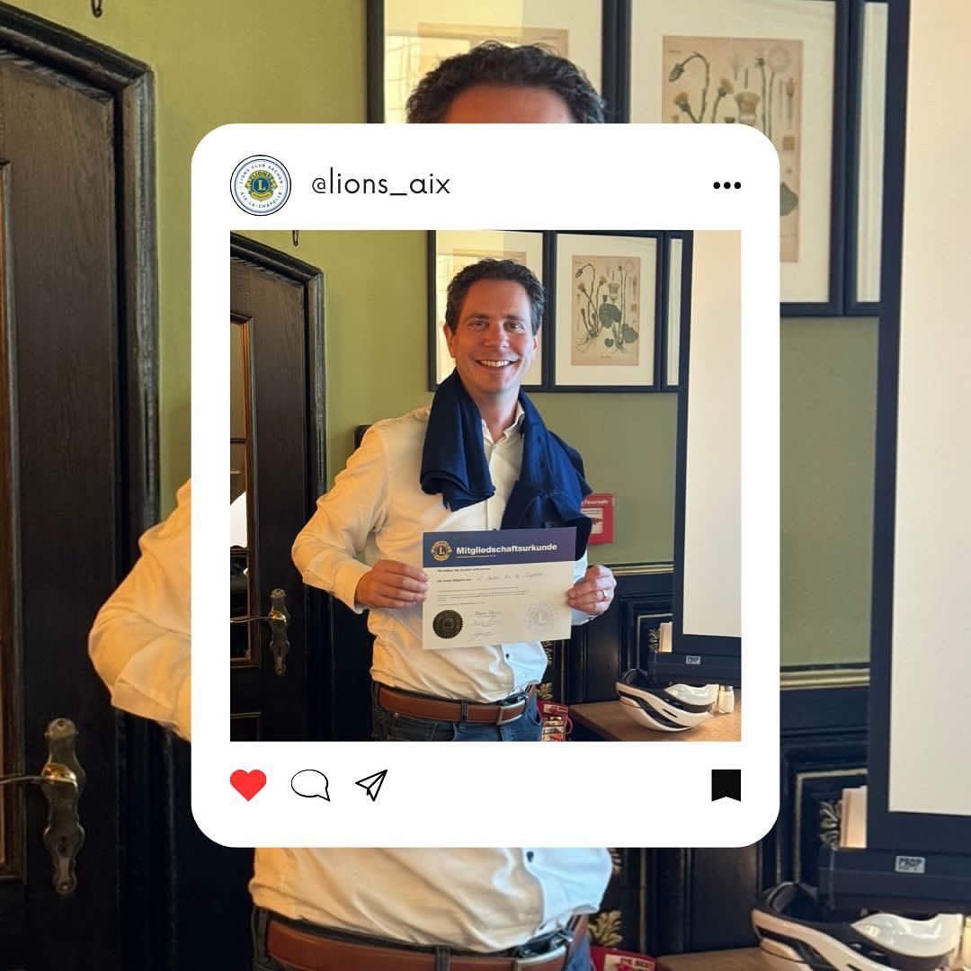 💛💙Welcome, Ruud!

Wir dürfen ein neues Mitglied im Lions Club Aix-la-Chapelle begrüßen: Ruud Verschuren ist ab sofort Teil unserer Runde! 🎉

Mit seiner internationalen Erfahrung und seinem starken Engagement passt er perfekt zu unseren Werten und Projekten. Wir freuen uns riesig auf die gemeinsame Zeit und viele spannende Initiativen! 💛💙

Schön, dass du bei uns bist, Ruud! 🙌

#LionsClub #AixLaChapelle #RuudVerschuren #Willkommen #LionsInternational #TeamSpirit #Engagement #NeuesMitglied #ServiceAboveSelf